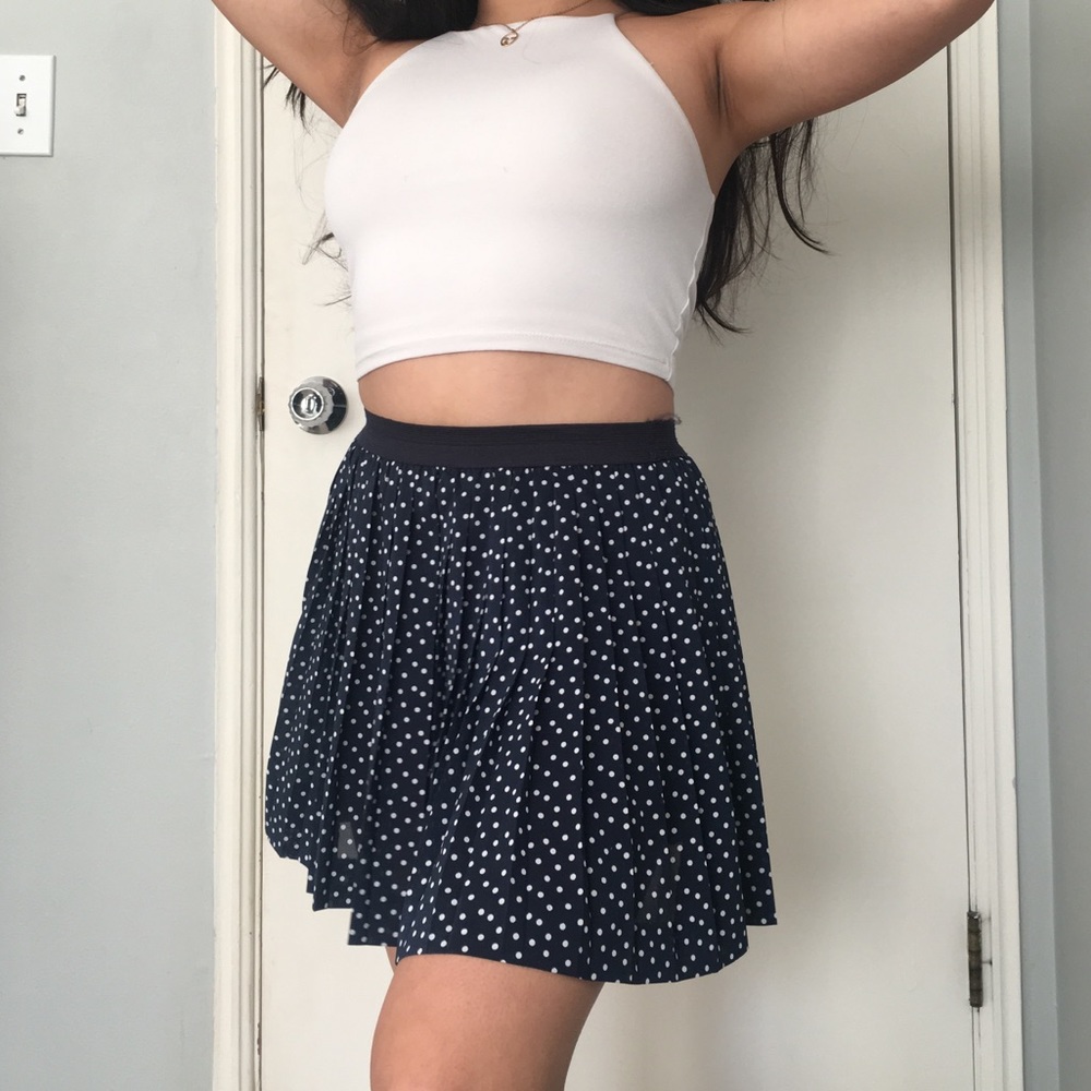 ⭐️H&M pleated polka dot skirt